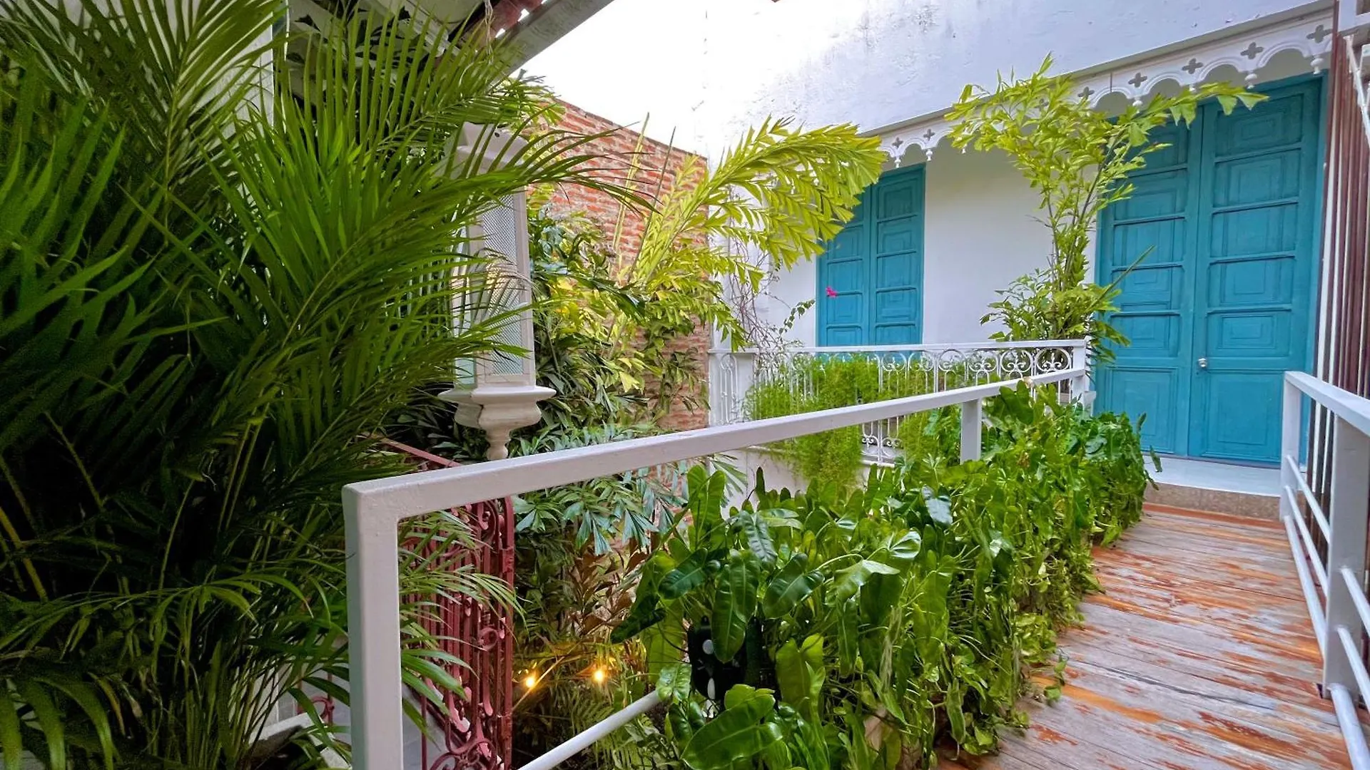 By Calamari Homes - Casa Aura Victoria Walled City Картахена Дом отдыха