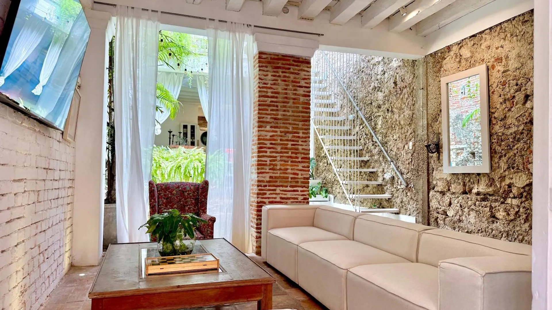 By Calamari Homes - Casa Aura Victoria Walled City Картахена Дом отдыха